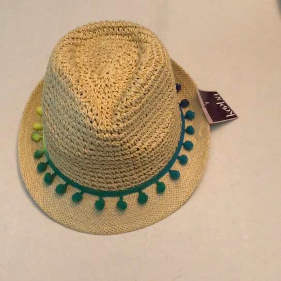 Moo a hat - Picture 1 of 4
